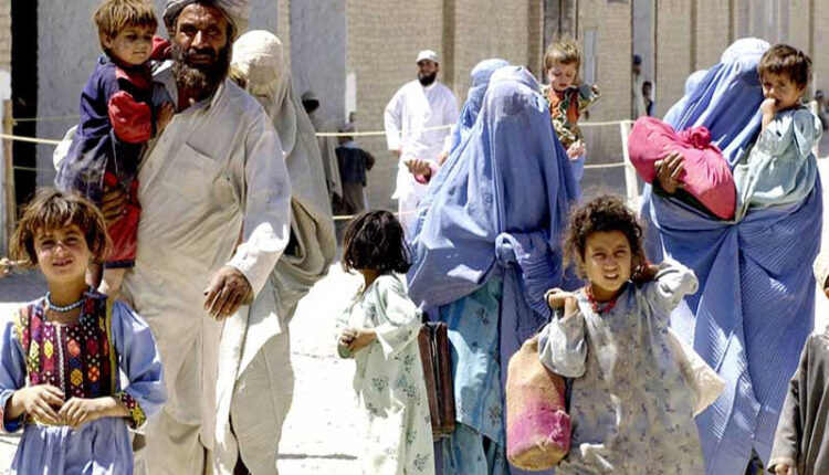 افغان پناہ گزین ہونے کی وجہ سے اکیسویں صدی میں بھی میرا کوئی بینک اکاونٹ نہیں ہے